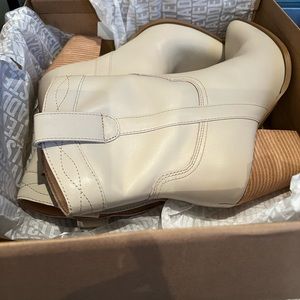 Steve Madden Boots 8.5